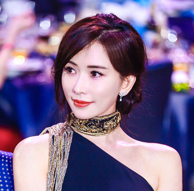 婚姻对一个女人影响多大？当日本儿媳不到一年，林志玲判若两人