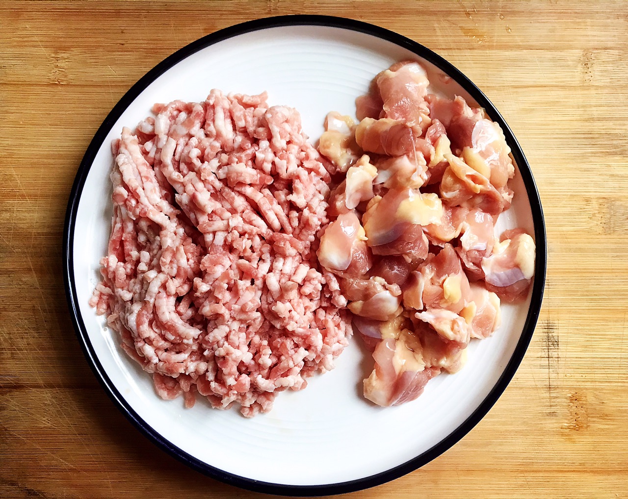 孩子馋嘴想吃煎饺，自己在家做，外脆里嫩，真好吃