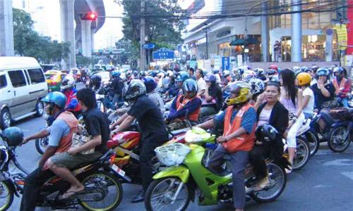 败走东南亚，市场份额从85%跌至不足1%，国产摩托车的问题在哪？