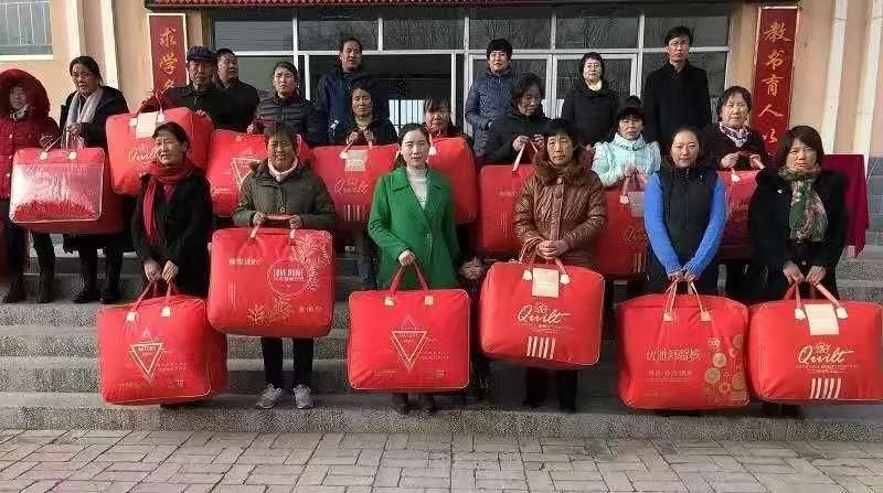 情暖贫困儿童 助力脱贫攻坚—白银市妇联举行“爱心书包”发放活动