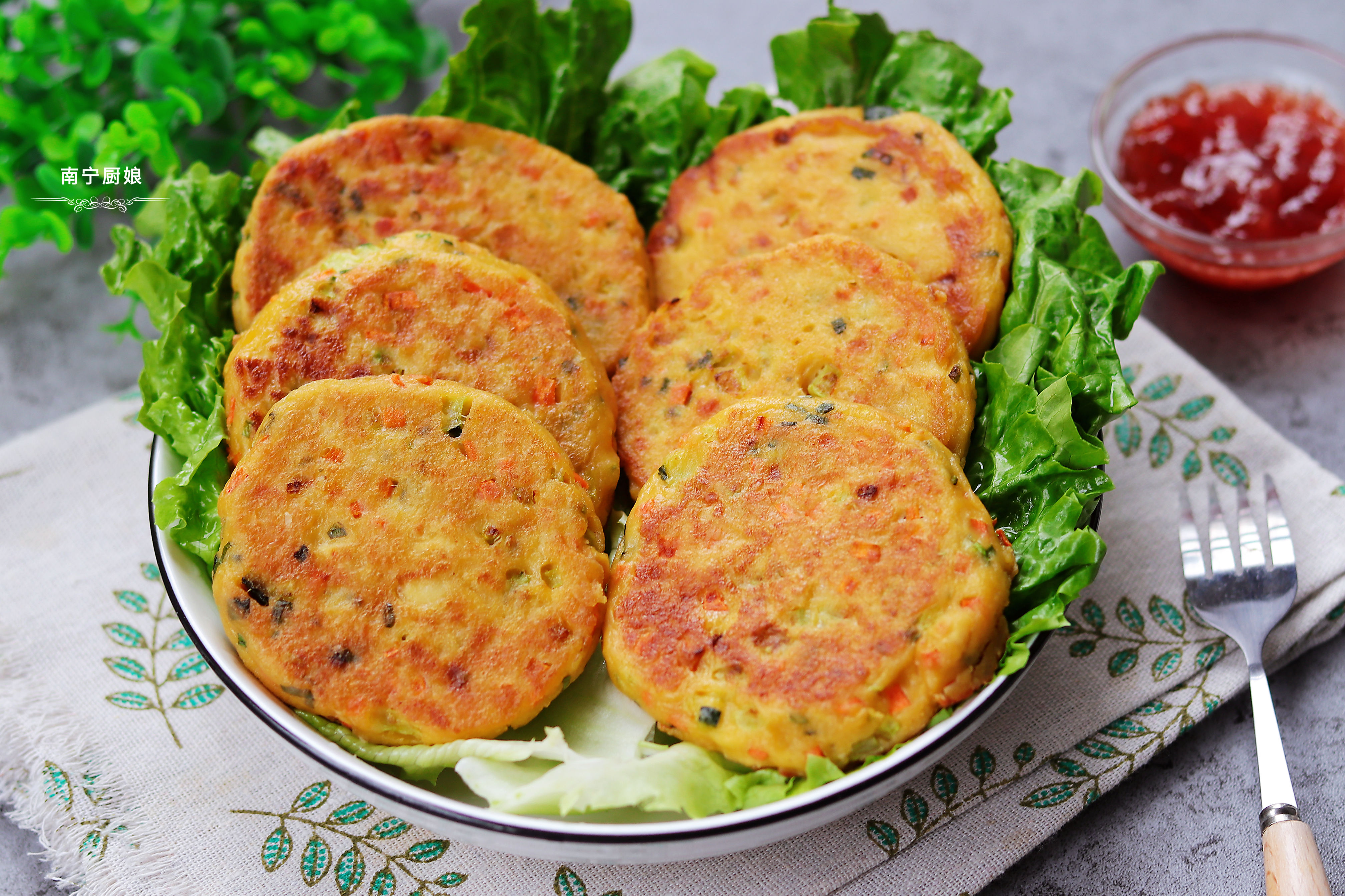 鸡蛋搭配豆腐，只需10分钟，就能做出一道营养丰富又美味的早餐