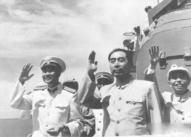 大将肖劲光，斯大林赠剑，文艺范儿海军司令，