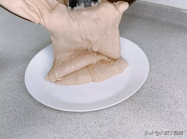 芋头控的最爱！大叔教你改良版芋泥蛋糕，香甜松软，比奶油热量低