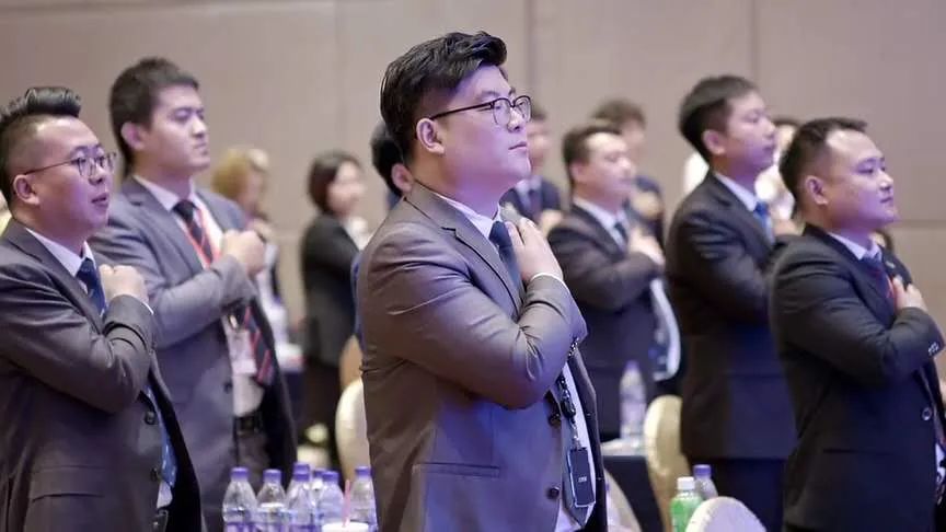 纪录片《中间人生》：这才是《安家》没有揭露出的残酷现实