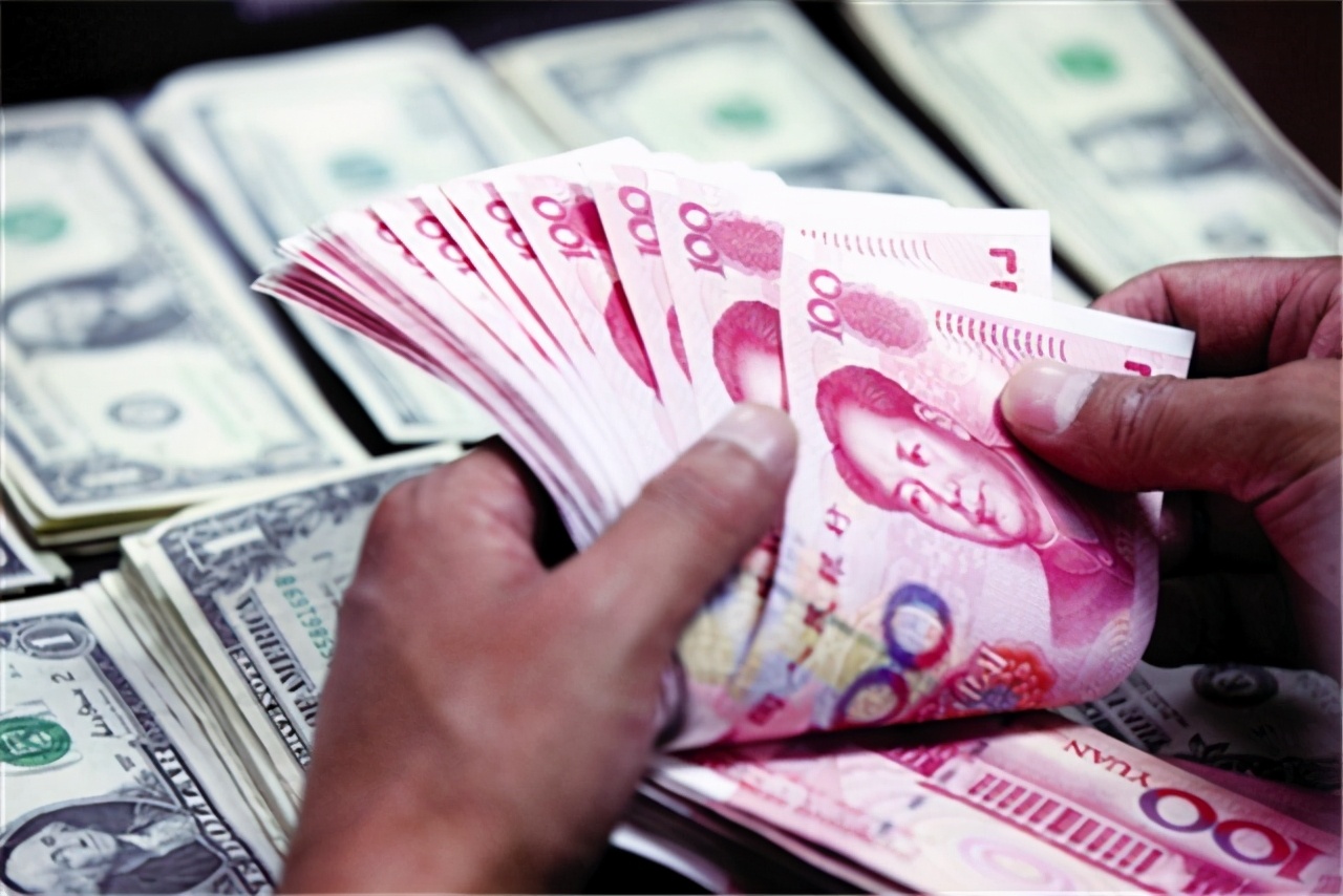 为拯救美国，拜登开始在全世界薅羊毛，要中国