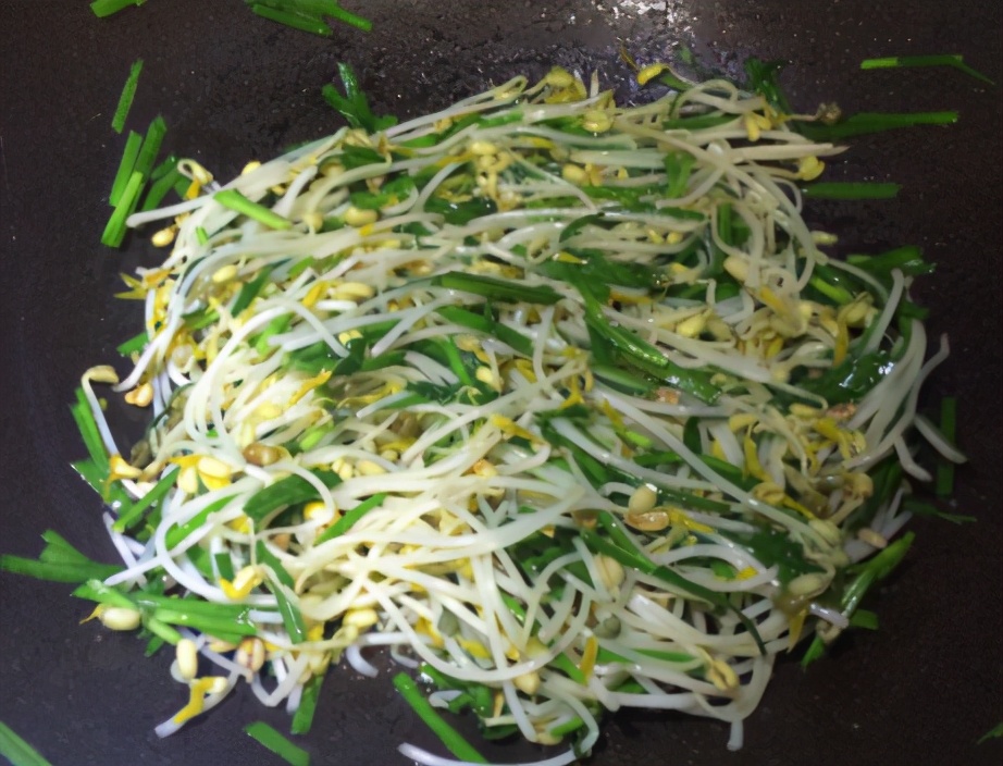 图片[5]-豆芽韭菜炒粉条的做法步骤图 粉条顺滑入味不粘不坨-起舞食谱网