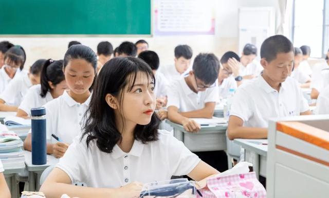 私立学校取代公立，教育真的适合私有化吗？网