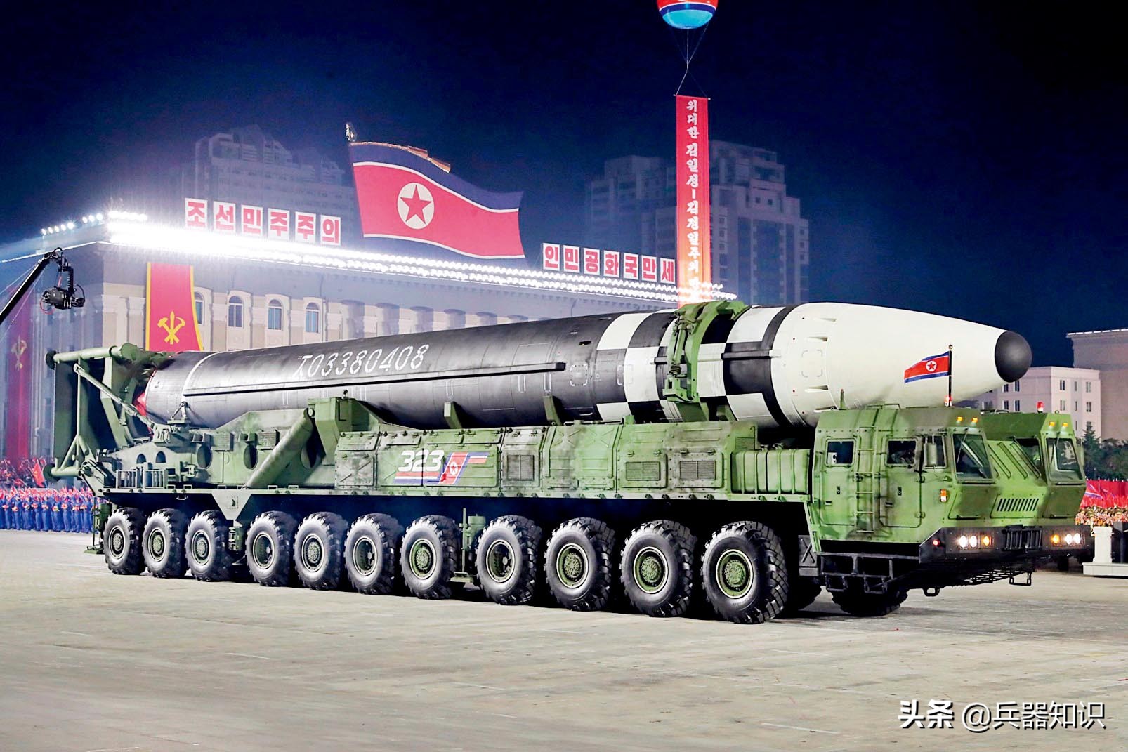 朝鲜“火星”16弹道导弹 尺寸已超“白杨”M