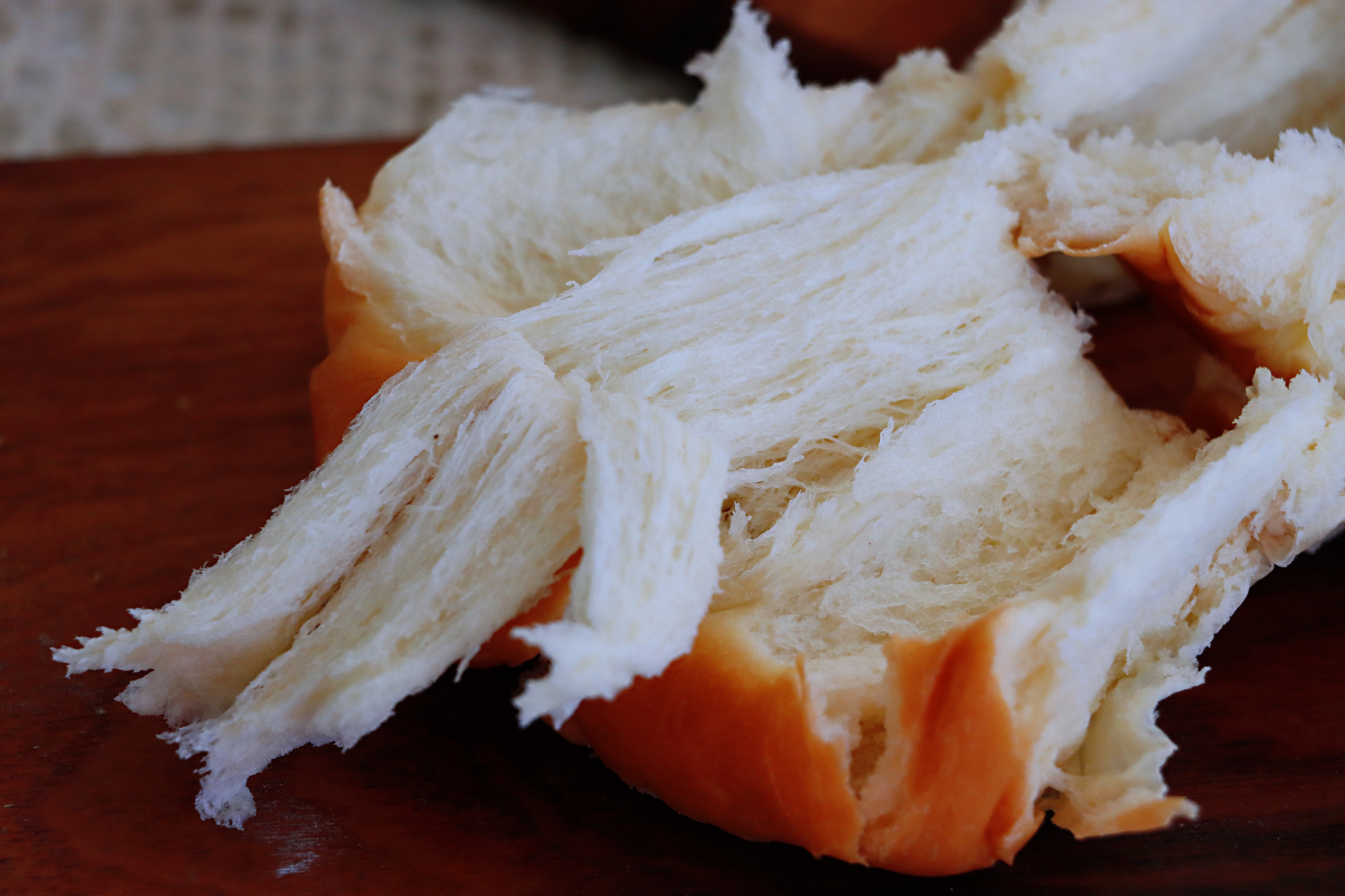 老麵包不放糖還能香甜暄軟，就因加了它，放3天不硬，兒時的味道