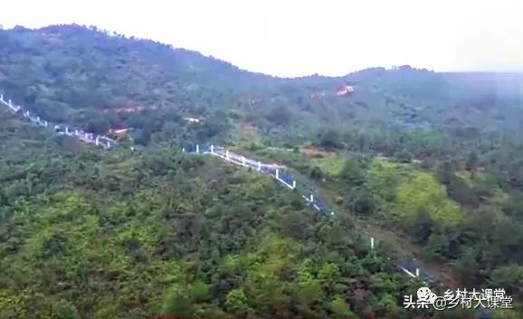 中国在中缅边境、中越边境修起了“隔离墙”。太棒了
