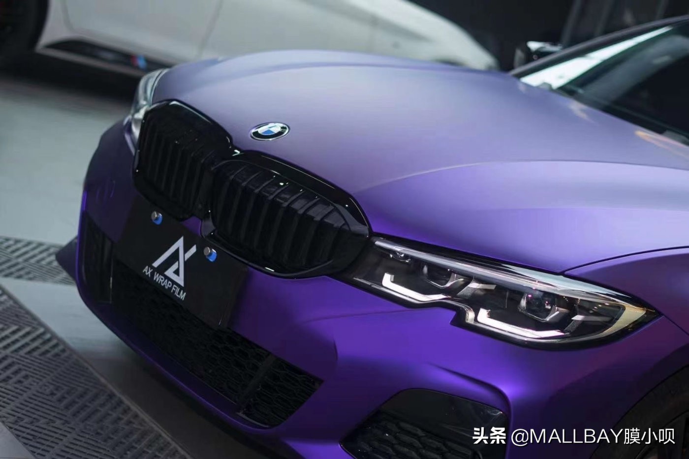膜呗改色案例 宝马330i全车改色亚面金属紫这款颜色有点富贵 资讯咖