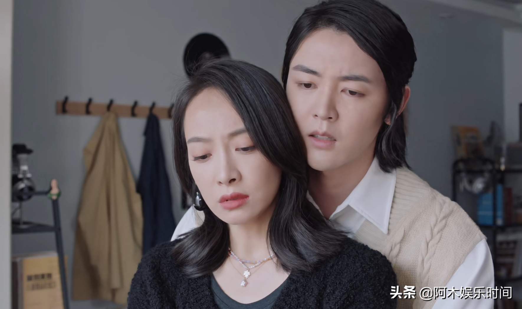 《陌生的恋人》首播,剧情没看起来那么简单,两处伏笔是成败关键