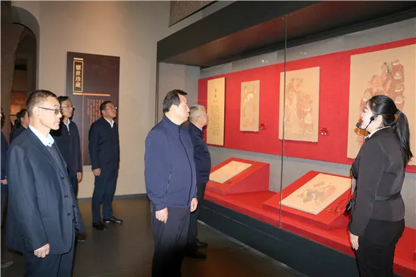 武威天梯山石窟专题展”“武威市第一届‘马文化’美术作品暨‘凉州词’书法作品展”开展
