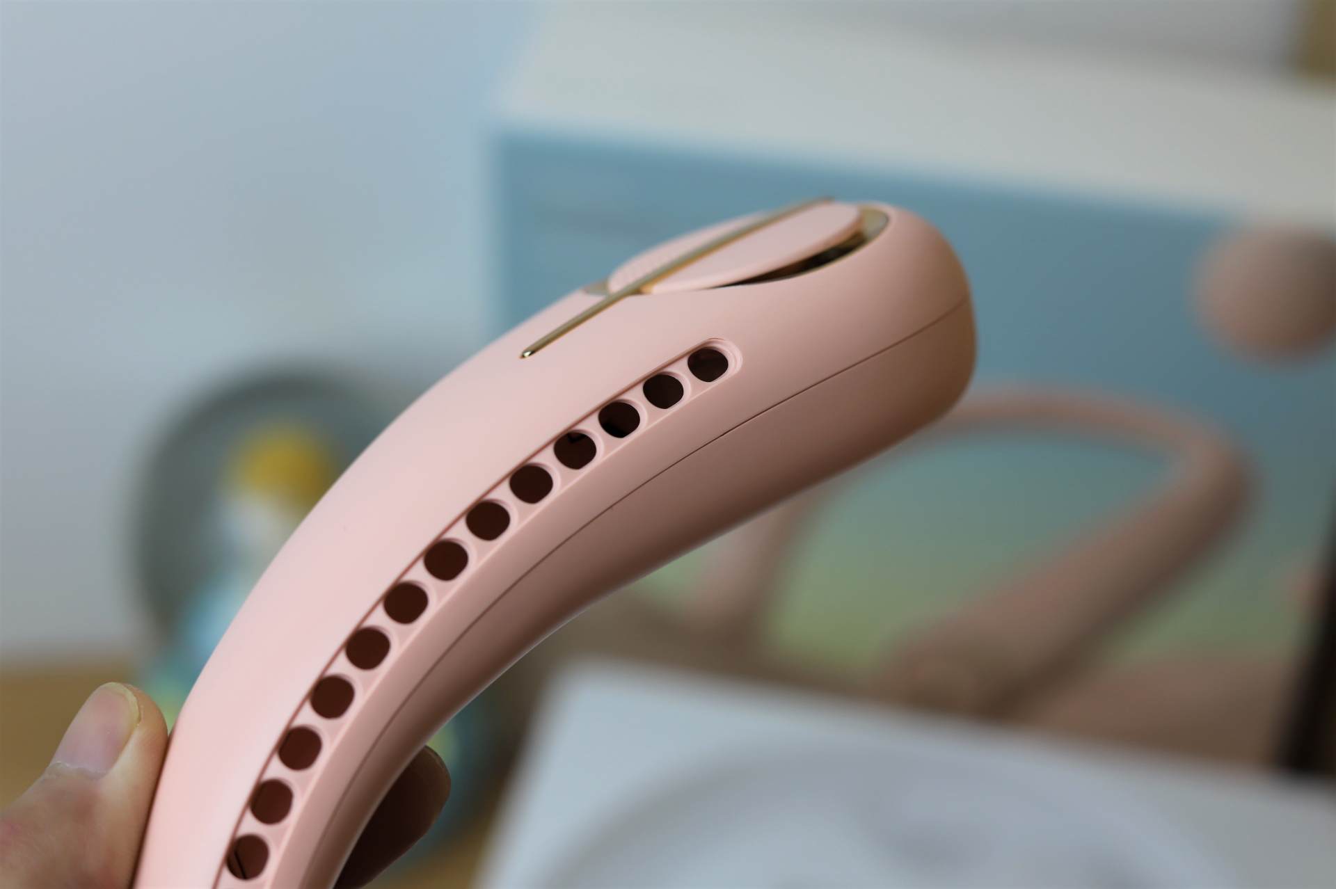 Benks F21负离子挂脖风扇轻体验：解放双手，劳动时的清凉神器