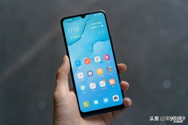 旗艦級暗光自拍實力 5G手機vivo S6評測