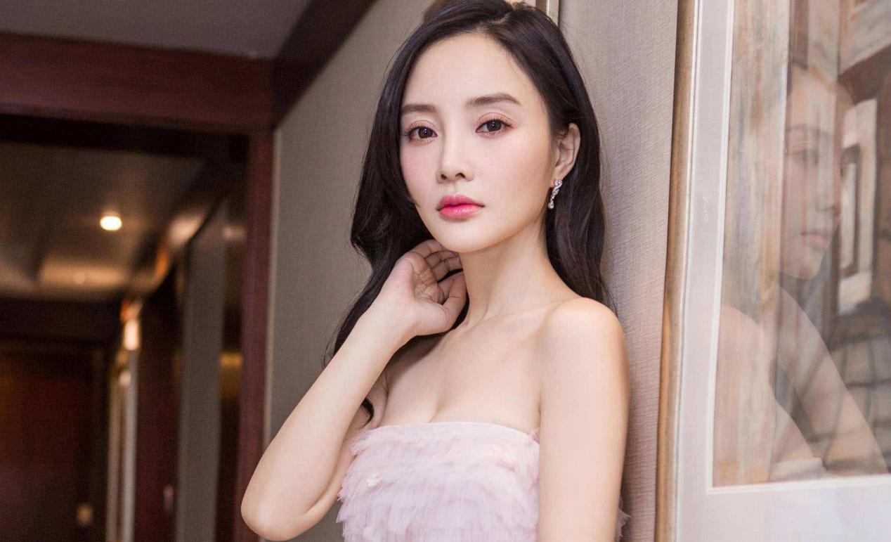 助理晒李小璐母女互动日常！网友却表示心疼，她大方回应：太能忍