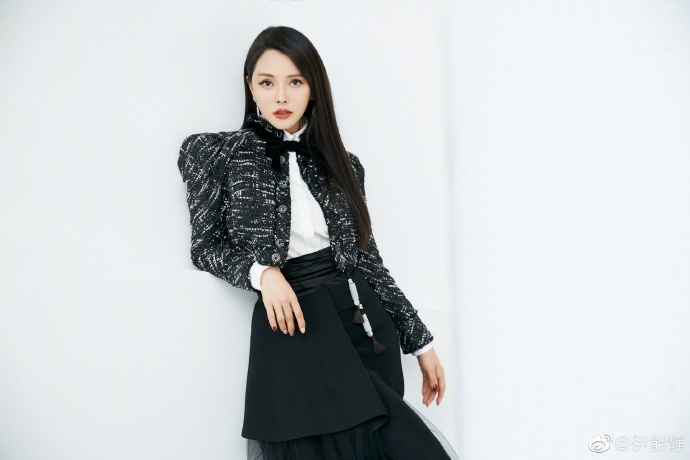 Yi Nengjing approves the person of write for a magazine to learn to respect a female please, tore apart " the congress that spit groove " fig leaf