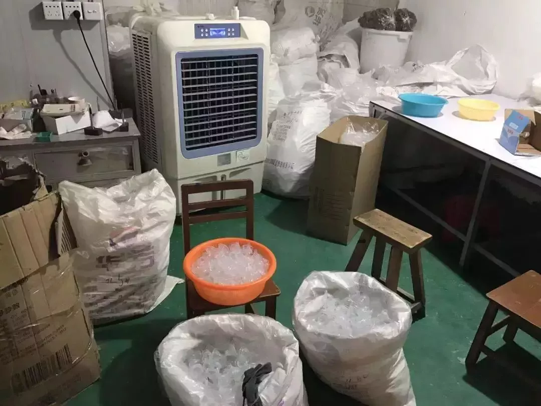 快扔!这款奶嘴化学物质超标!宝宝吸它等于“吸毒”