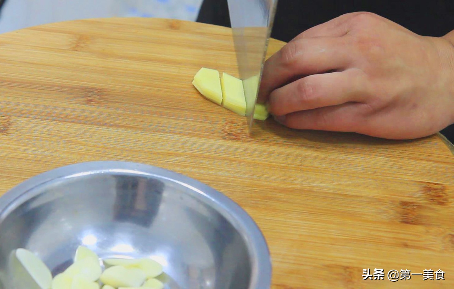 豆豉鸡腿这样做才好吃，鸡腿鲜香麻辣，鸡肉不柴不老，开胃又下饭