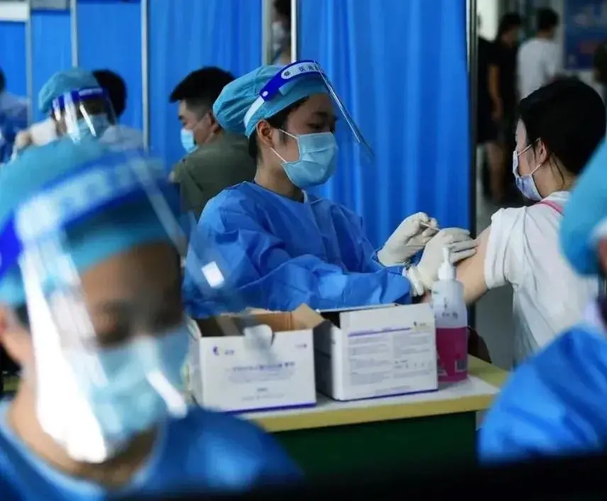 打了疫苗也被感染？处于良好的状态码变红、变黄如何办？面对疫情，你关心的在这里！