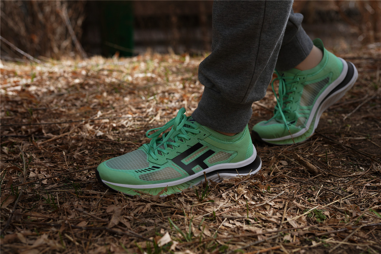 FREETIE轻云缓震竞速跑鞋轻薄透气鞋垫还抑菌