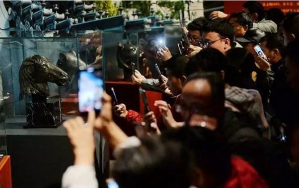 赌王一生高光时刻：将赌场10%收益做慈善，两次