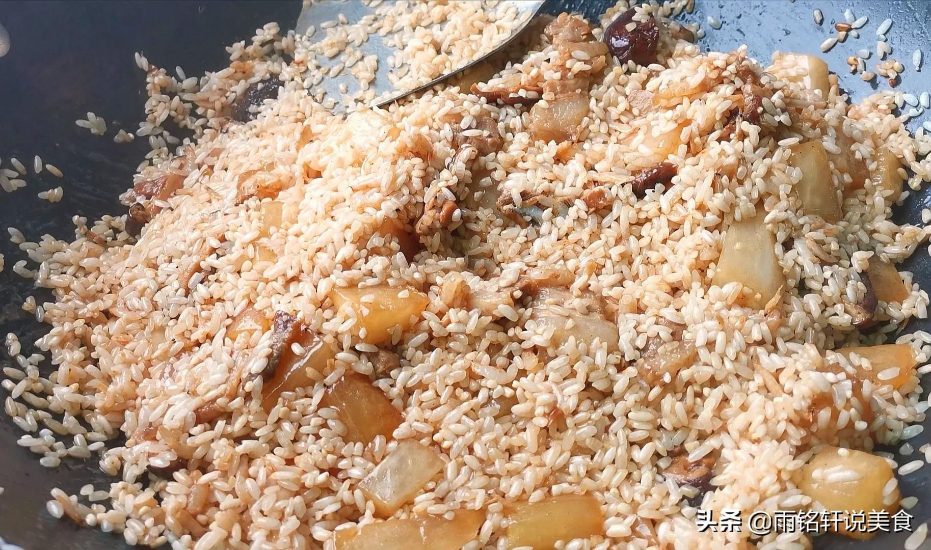 終於找到大米飯最好吃的做法，有葷有素還營養，吃一次就念念不忘