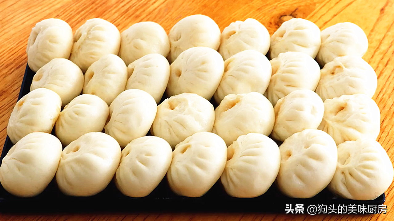 自从学会这样做小笼包，我家隔天蒸一锅，松软鲜美又多汁，太香了