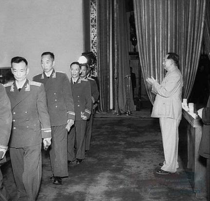 ϯƼԣԪ˧Σܶ㣬Ǽ٣