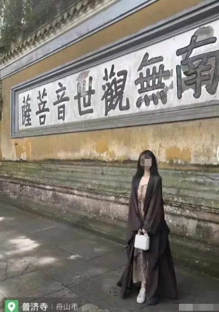 穿吊带逛寺庙,这些带货“佛媛”是哪来的“妖精”?