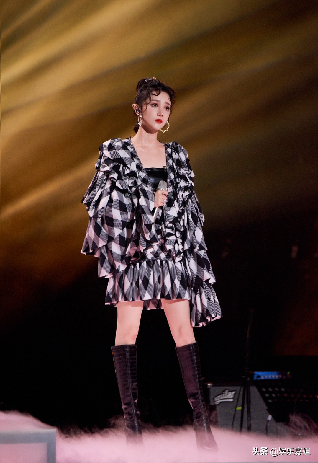 " the elder sister that brave the wind and waves 2 " the expression when Chen Xiaoyun chooses team leader, cause netizen heat to discuss