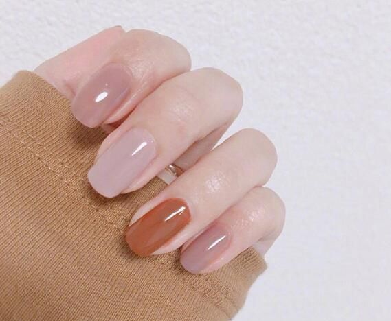 2020年最火的美甲色搭配方案，简单干净显手白，