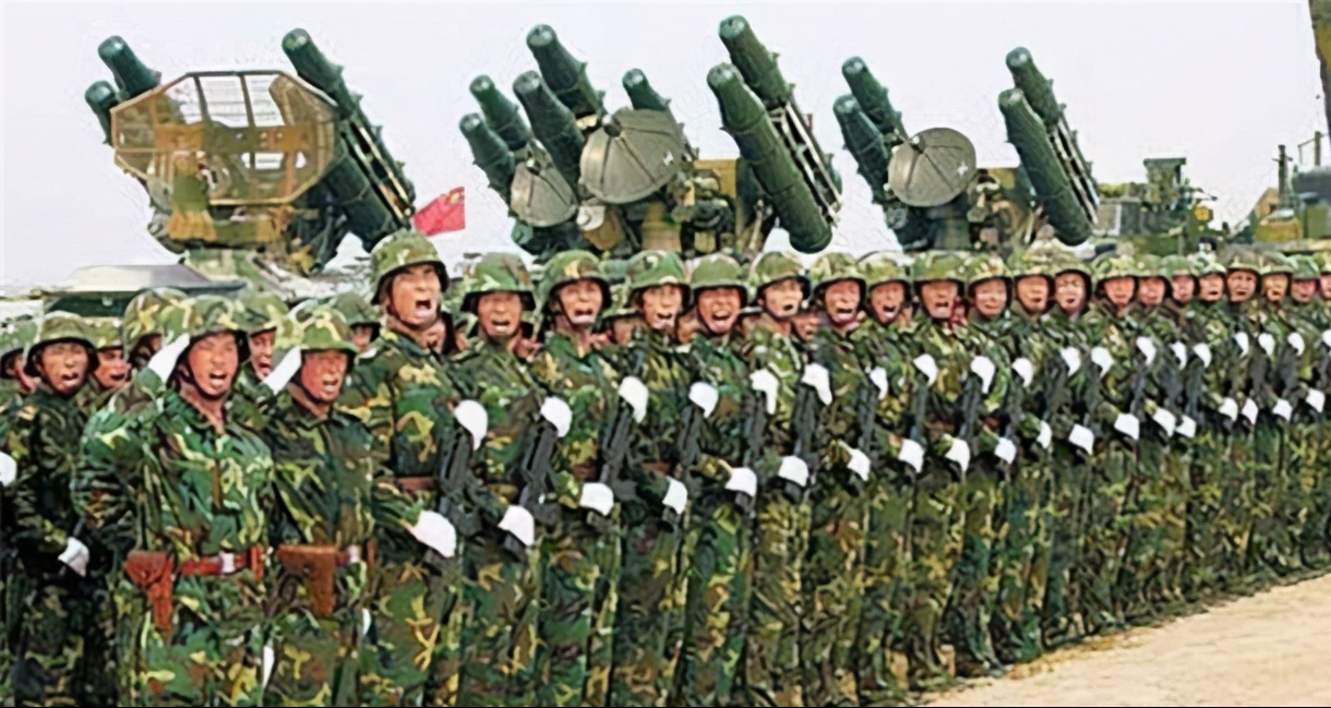 美國明明各方面佔據優勢，為什麼還對中國如此歇斯底里？