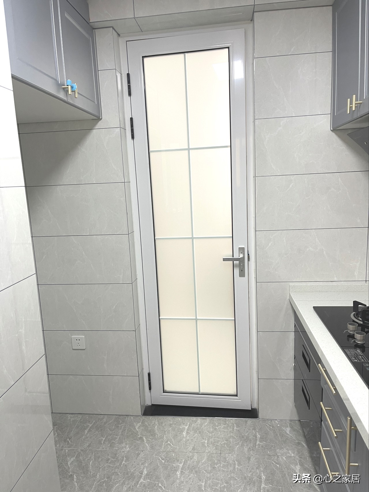 85㎡简约时尚的家装设计，没有玄关就自己打造，空间虽小但很精致