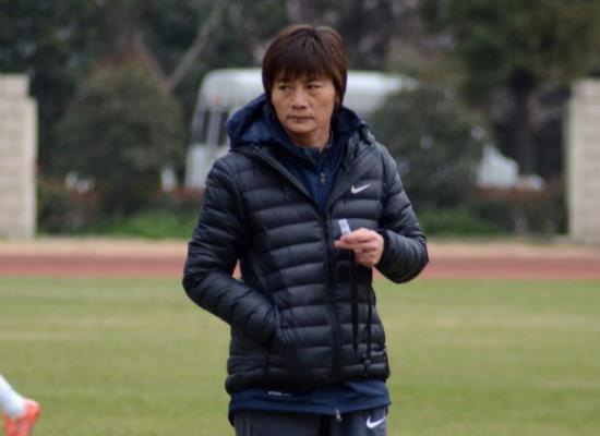 刚接手就遇阻扰！名记再曝女足内幕，新帅水庆