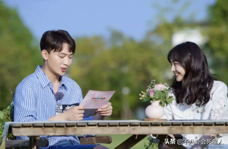 郑爽庭审现场发狂，美国法官要求她进行精神鉴