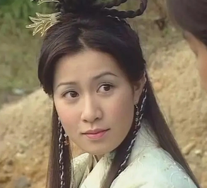 古天乐妈妈罕露面，获佘诗曼妈妈庆祝生日，打