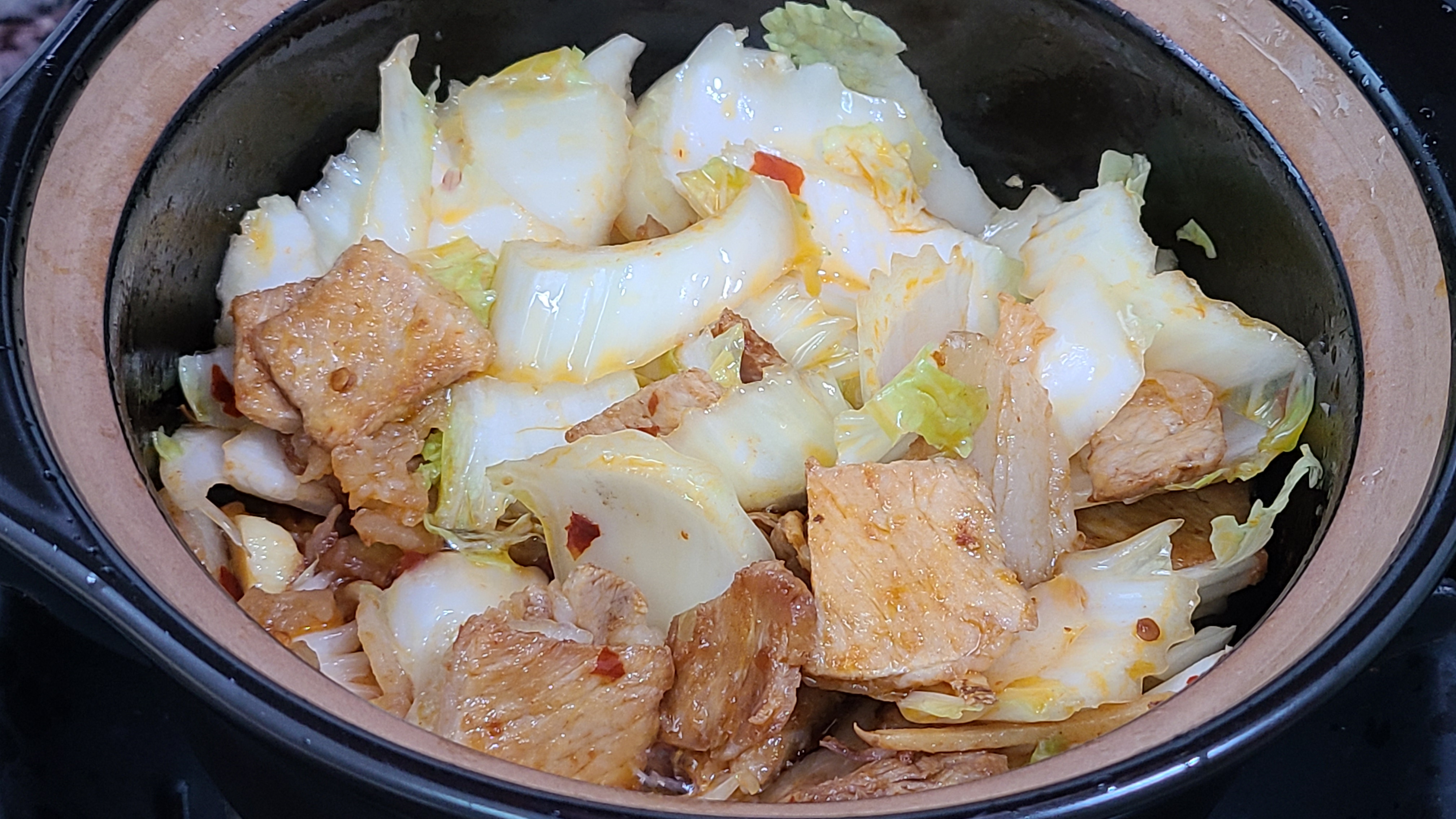 家常版白菜豆腐煲，简单好吃味道棒，天冷吃这道菜正好