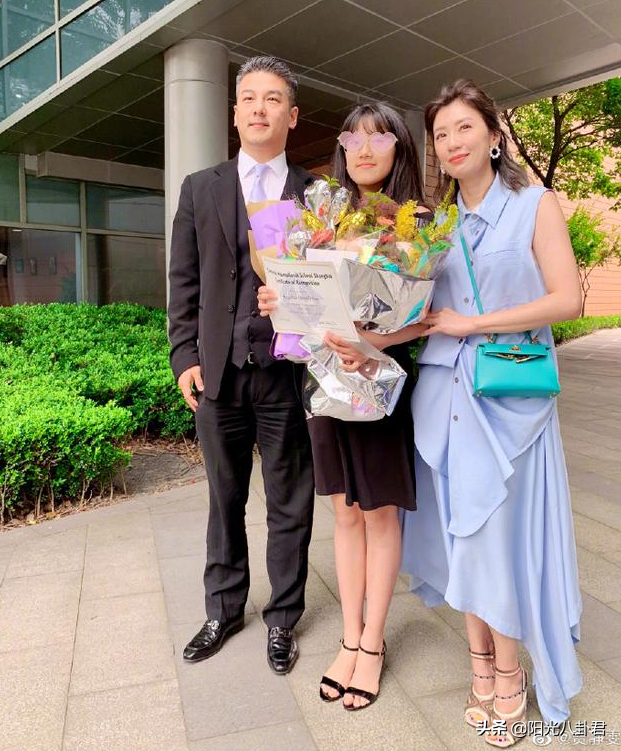 白百何陈羽凡离婚后同框，明星离婚关系大不同