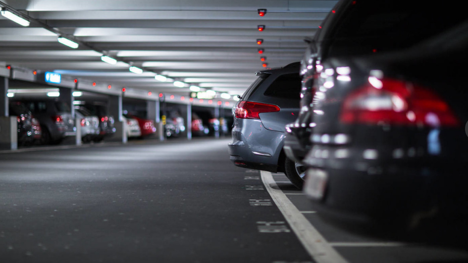 贵但不违法？停车费包月2000元，加上物业费每月