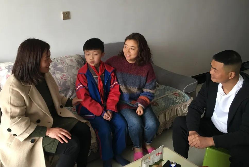 老师，您笑起来真好看——记双流区金桥小学“三八”妇女节活动