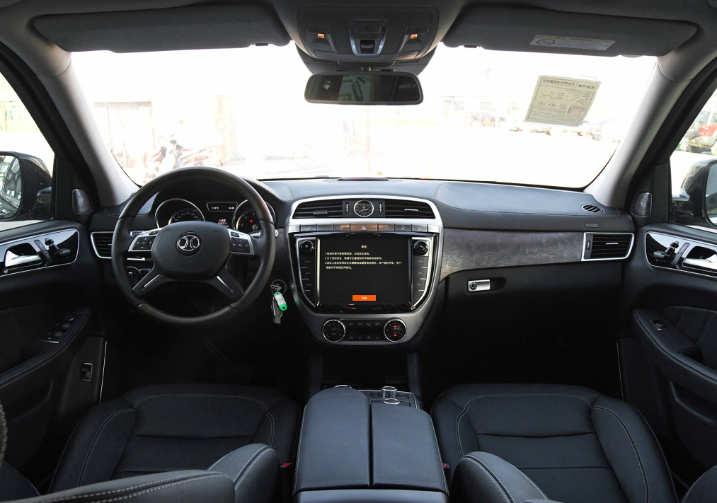 国产降价冠军！打五折都没人买？奔驰旗舰SUV换