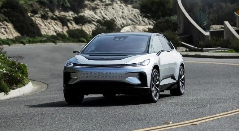 法拉第未来FF 91预量产车下线，贾跃亭能靠此翻身