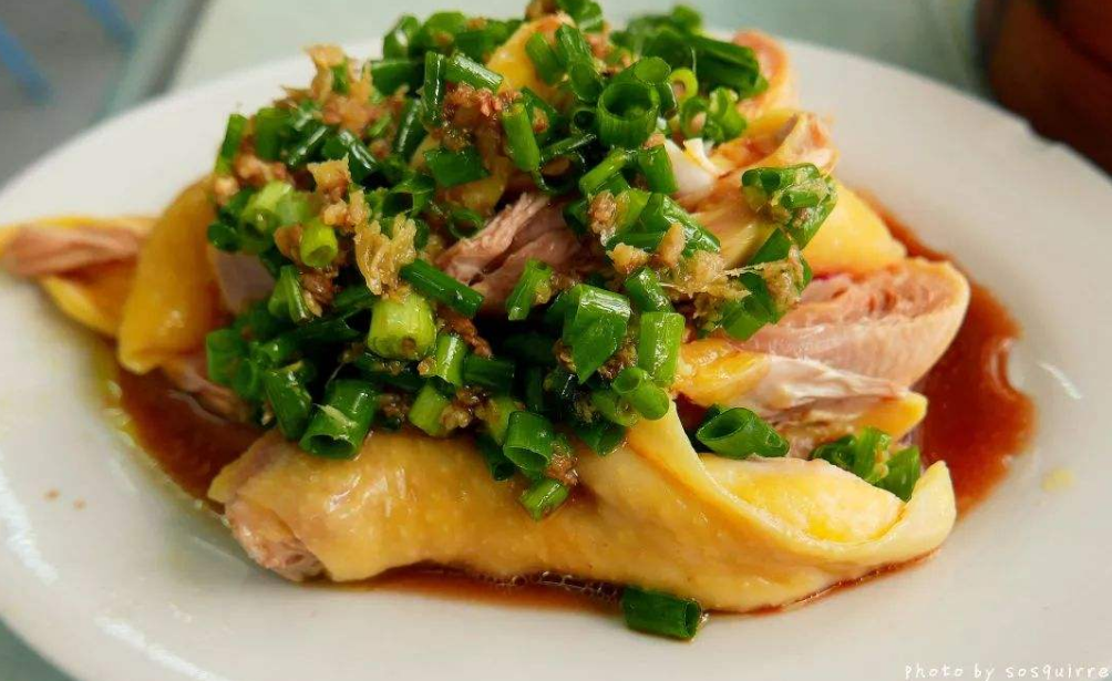 蔥油燜雞懶人做法：不放一滴水，出鍋嫩滑爽口，蔥香味十足