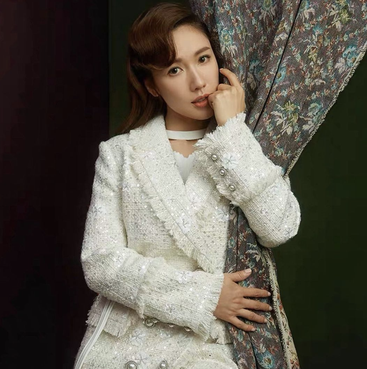 李乘德前女友李施嬅看望胡杏儿次子，因宝宝太萌直呼心都被融化了