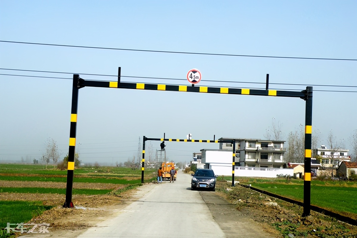 国务院发文整治违规限高杆货运路上的拦路虎终于要消失了