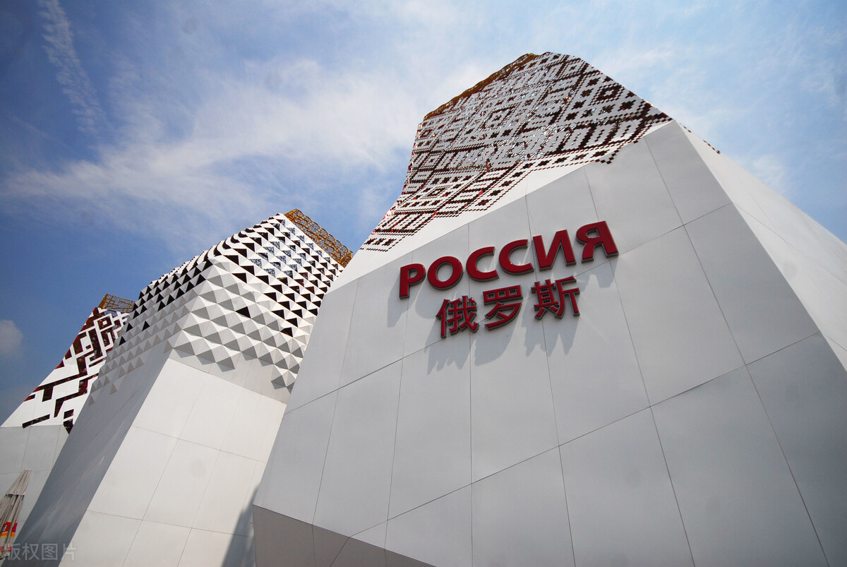 俄羅斯無力對抗美國,經濟弱成了致命原因,是走錯關鍵一步造成的