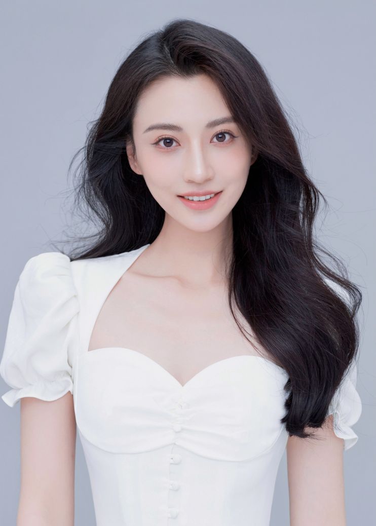 Gentle Model Xiaozhai Girl Fan Zhen - iNEWS