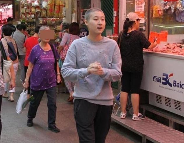“小龙女”吴卓林有多“真实”？看到她路人生图后，立刻捂上双眼