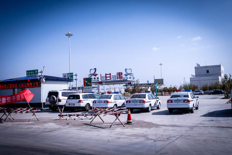 在新疆荒野旅行彻底没油了，告诉你比亚迪唐拖房车真实油耗